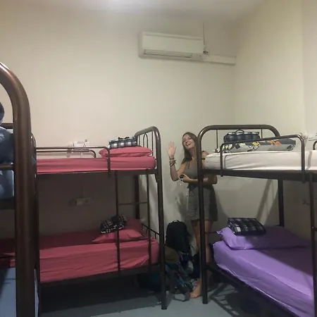 Apple Backpackers Hotel